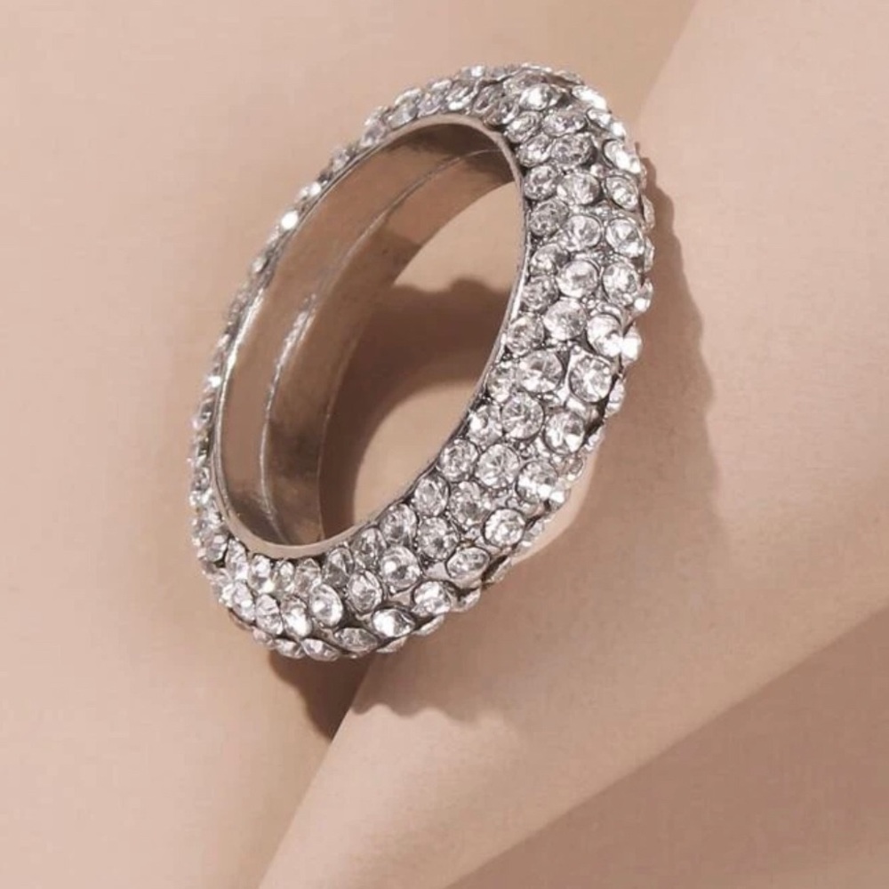 NEW!! Rhinestone Ring - Picture 2 of 3